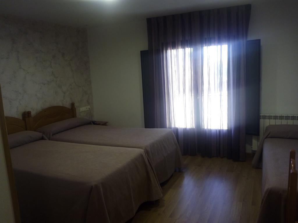 Hostal Plaza Mayor De Альмасан Екстер'єр фото