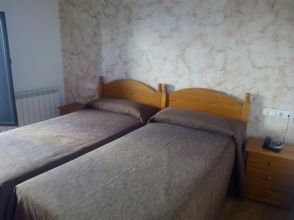 Hostal Plaza Mayor De Альмасан Екстер'єр фото